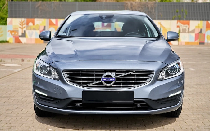 Volvo V60 cena 57800 przebieg: 207000, rok produkcji 2017 z Zawiercie małe 781